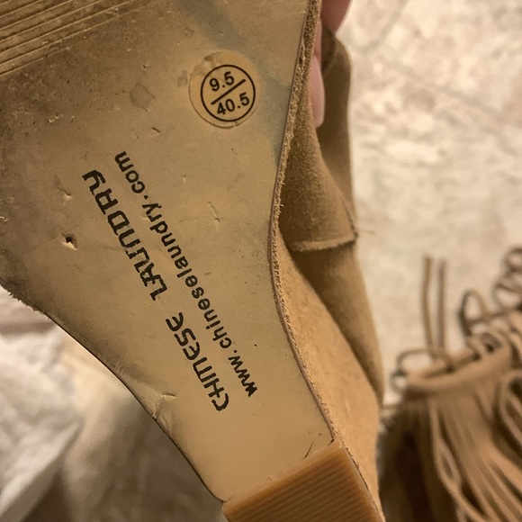 Chinese Laundry tan suede boots with fringe wedges size 9.5 - Picture 5 of 8